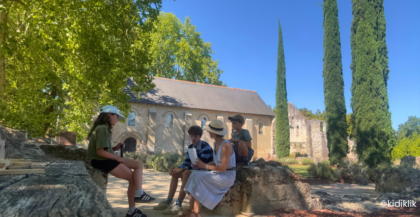Dans les jardins du Prieuré Saint Cosme à La Riche