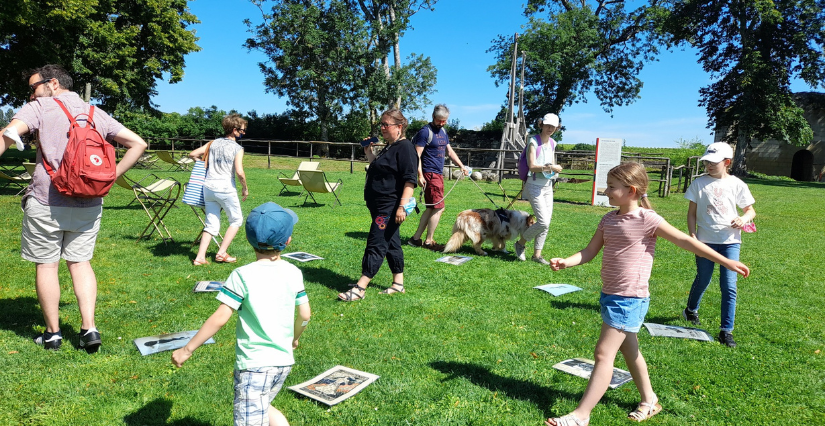 Visite sensorielle en famille à la Forteresse Royale de Chinon