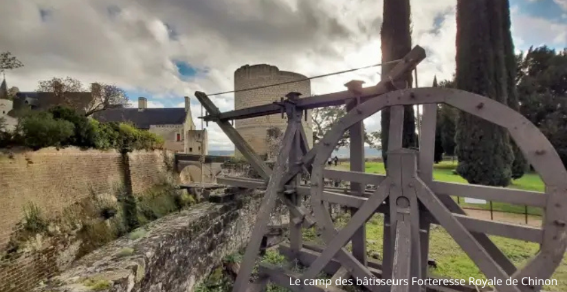 Animation "Le camp des bâtisseurs" à la Forteresse royale de Chinon