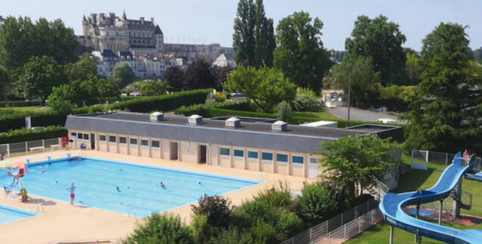 La Piscine extérieure de l'Île d'Or et son toboggan à Amboise